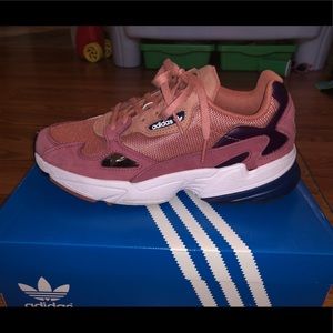 Women’s Falcon Sneakers